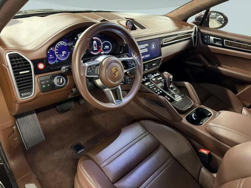 Mahogany Metallic 2023 Porsche Cayenne Platinum Edition