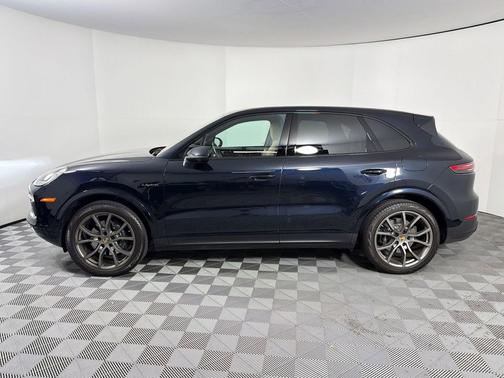 Moonlight Blue Metallic 2023 Porsche Cayenne Cayenne E-Hybrid Platinum Edition