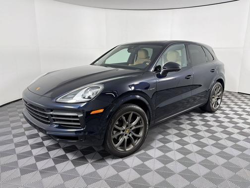 Moonlight Blue Metallic 2023 Porsche Cayenne Cayenne E-Hybrid Platinum Edition