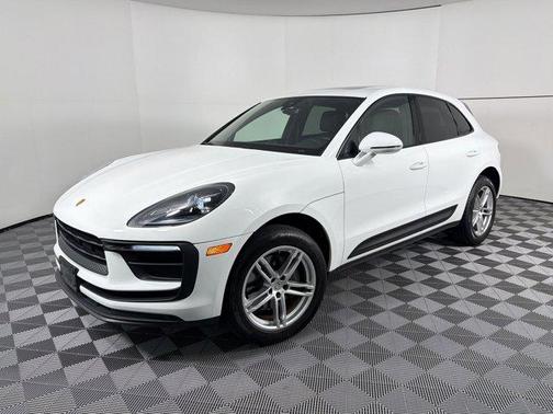 White 2022 Porsche Macan Macan