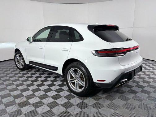White 2022 Porsche Macan Macan