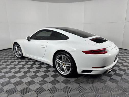 2018 Porsche 911 Carrera