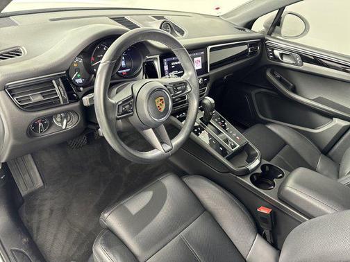 2023 Porsche Macan Base