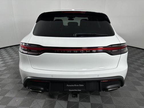 2023 Porsche Macan Base