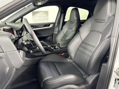 2025 Porsche Cayenne S