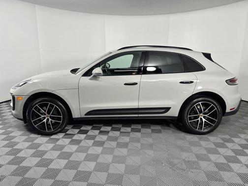 2022 Porsche Macan Base