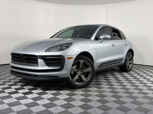 Dolomite Silver Metallic 2024 Porsche Macan Macan