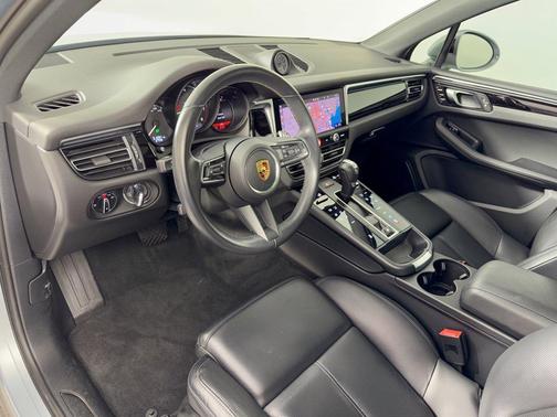 Dolomite Silver Metallic 2024 Porsche Macan Macan