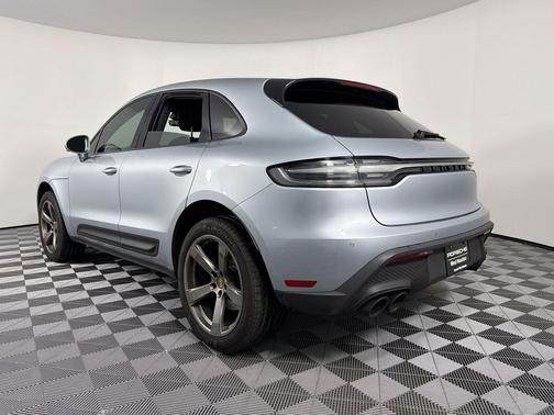 Dolomite Silver Metallic 2024 Porsche Macan Macan