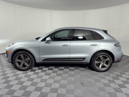 Dolomite Silver Metallic 2024 Porsche Macan Macan