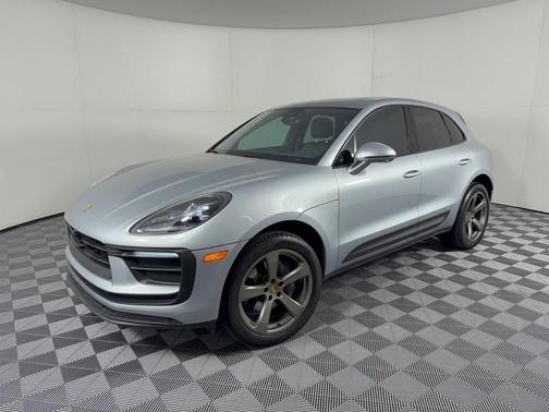 Dolomite Silver Metallic 2024 Porsche Macan Macan