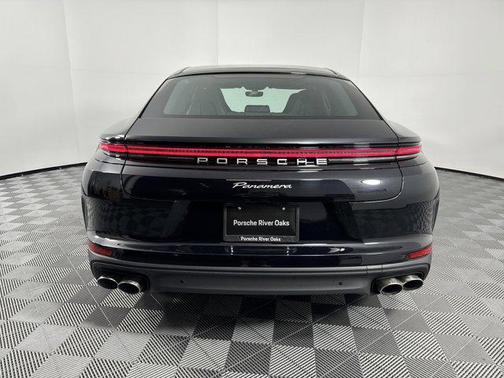 2025 Porsche Panamera 4