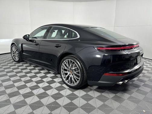 2025 Porsche Panamera 4