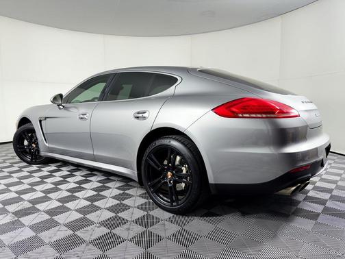 Rhodium Silver Metallic 2014 Porsche Panamera 4S