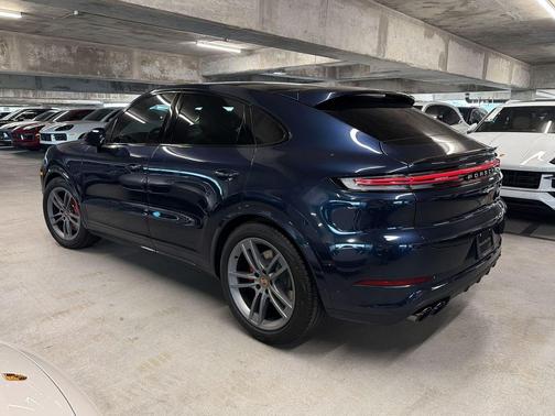 Algarve Blue Metallic 2026 Porsche Cayenne S