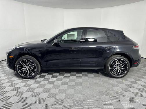2025 Porsche Macan AWD