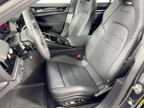 2026 Porsche Panamera 4