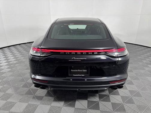 2022 Porsche Panamera Platinum Edition
