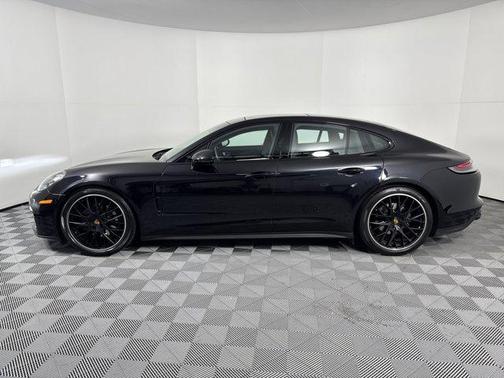 2022 Porsche Panamera Platinum Edition