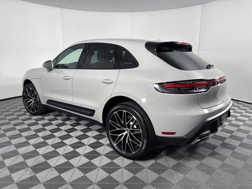 2026 Porsche Macan AWD