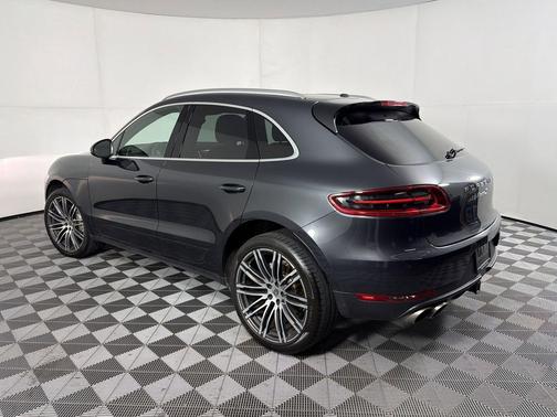 Volcano Grey Metallic 2017 Porsche Macan Macan