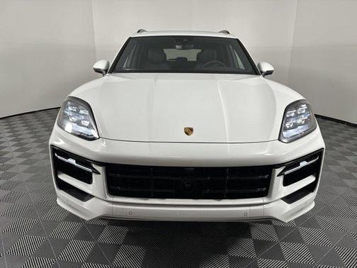 2025 Porsche Cayenne AWD