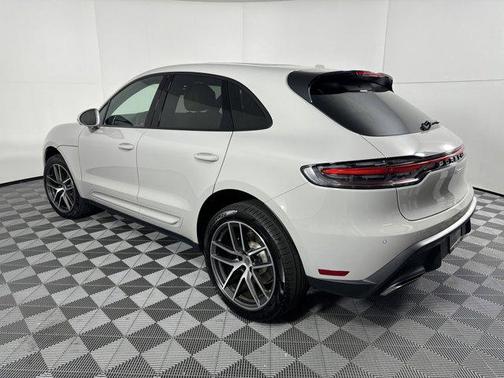 2025 Porsche Macan AWD