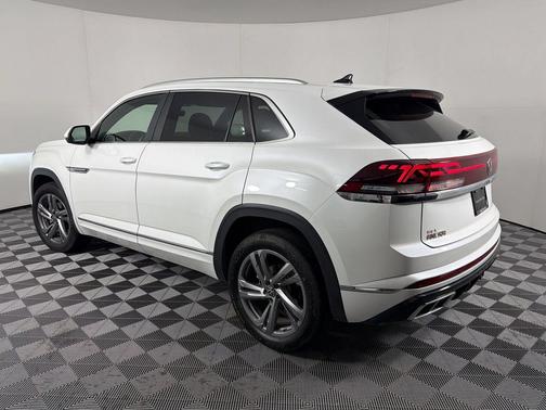 Opal White Pearl 2024 Volkswagen Atlas Cross Sport 2.0T SEL