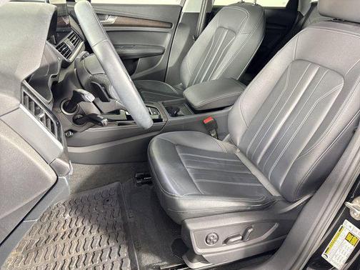 2023 Audi Q5 45 S line Premium Plus
