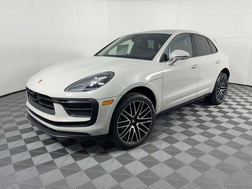 2026 Porsche Macan AWD
