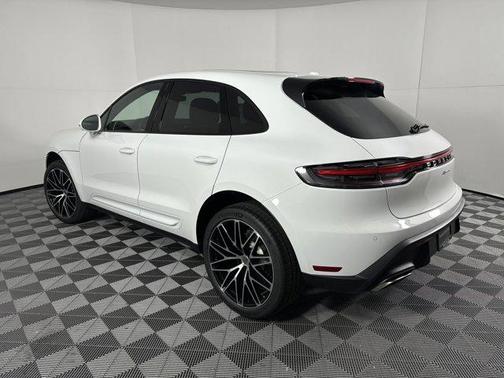 2025 Porsche Macan AWD
