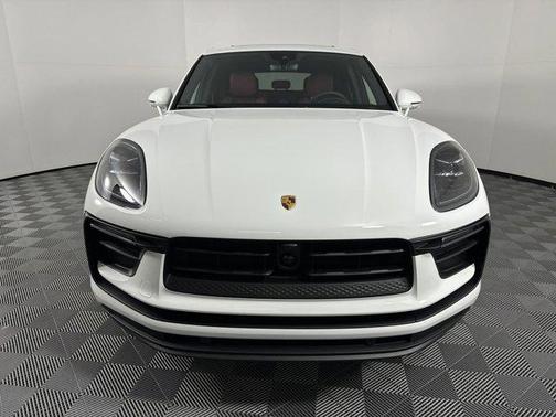 2025 Porsche Macan AWD
