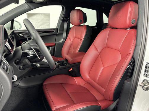 2025 Porsche Macan AWD