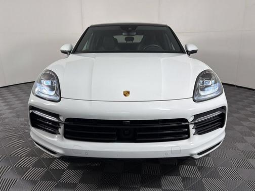Carrara White Metallic 2023 Porsche Cayenne Cayenne