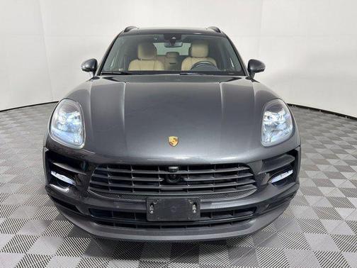 Volcano Grey Metallic 2020 Porsche Macan Macan