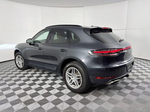 Volcano Grey Metallic 2020 Porsche Macan Macan