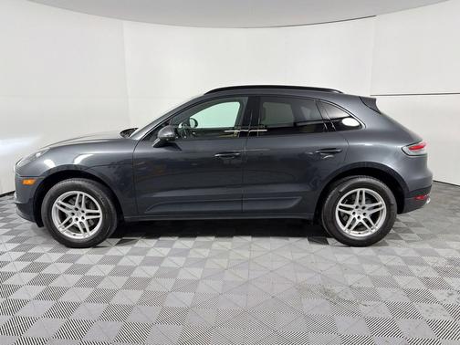 Volcano Grey Metallic 2020 Porsche Macan Macan