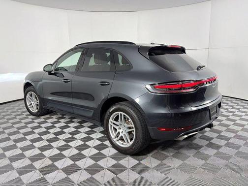 Volcano Grey Metallic 2020 Porsche Macan Macan