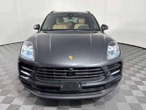 Volcano Grey Metallic 2020 Porsche Macan Macan
