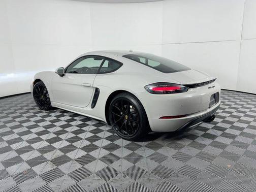 2024 Porsche 718 Cayman Style Edition