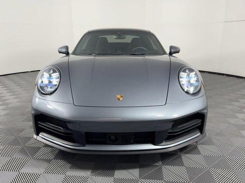 2025 Porsche 911 Carrera