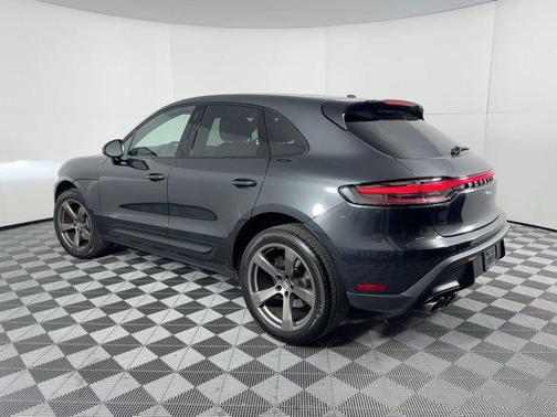 2023 Porsche Macan AWD