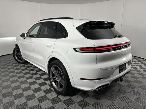 2025 Porsche Cayenne AWD