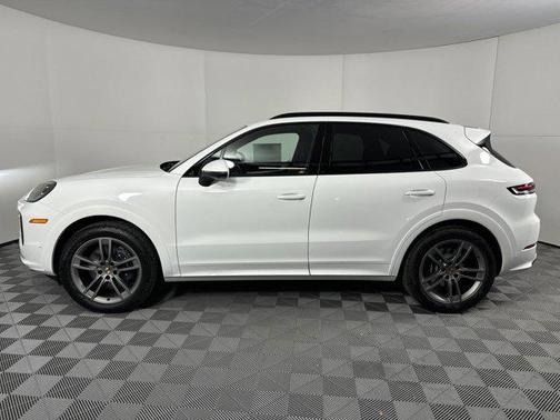 2025 Porsche Cayenne AWD