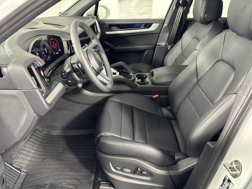 2025 Porsche Cayenne AWD