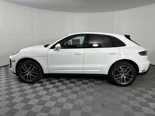 2025 Porsche Macan AWD