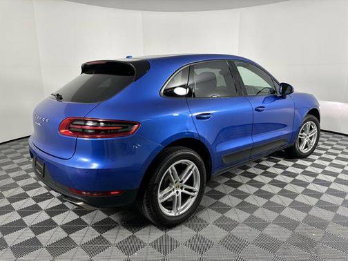 2017 Porsche Macan Base