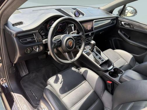 Jet Black Metallic 2024 Porsche Macan Macan GTS