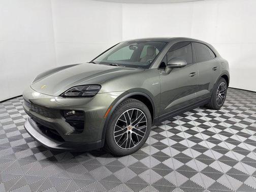 Aventurine Green Metallic 2026 Porsche Macan Macan Electric