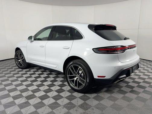 2026 Porsche Macan AWD